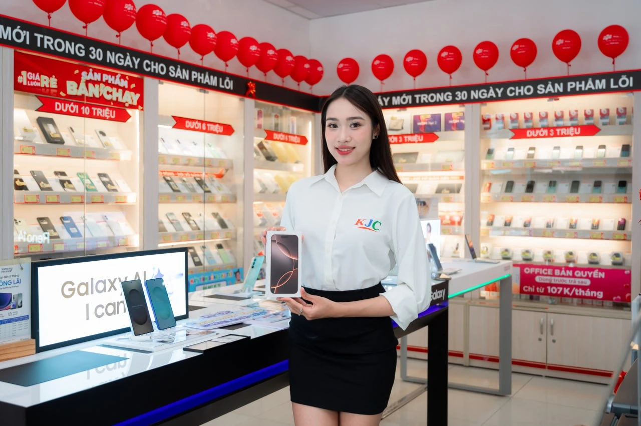 Trao tặng iphone 16 promax khách hàng hải phòng 6