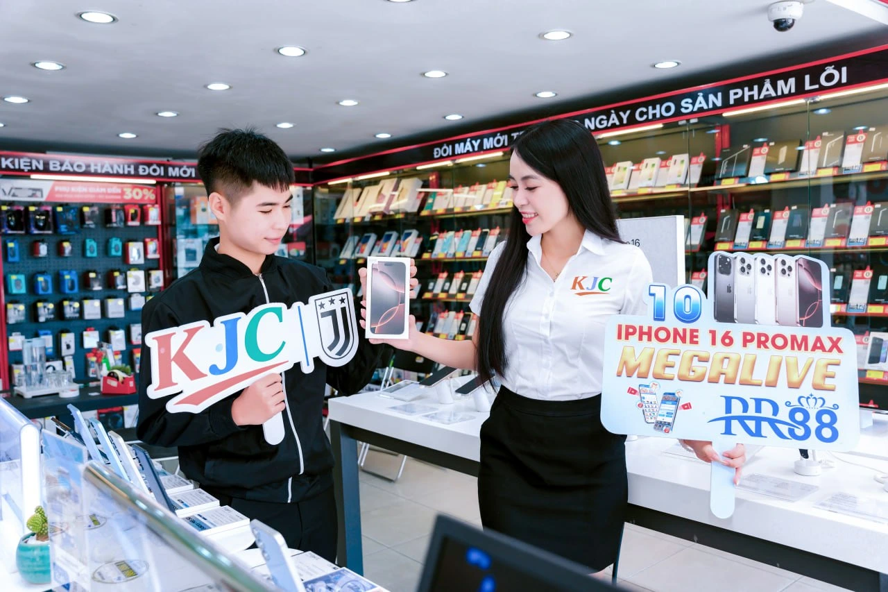 chiếc iphone 16promax thuộc về bạn trẻ đến từ Nha Trang